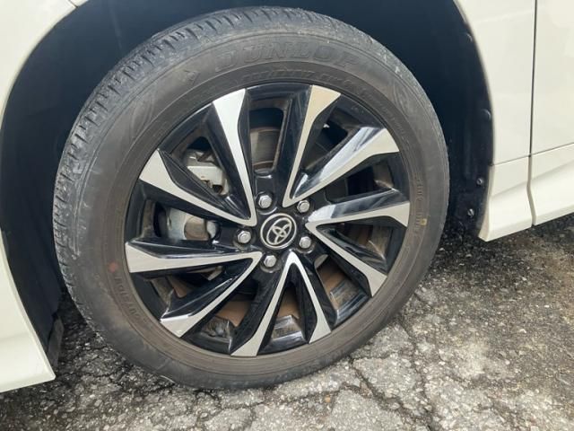 TOYOTA NOAH HYBRID 2023