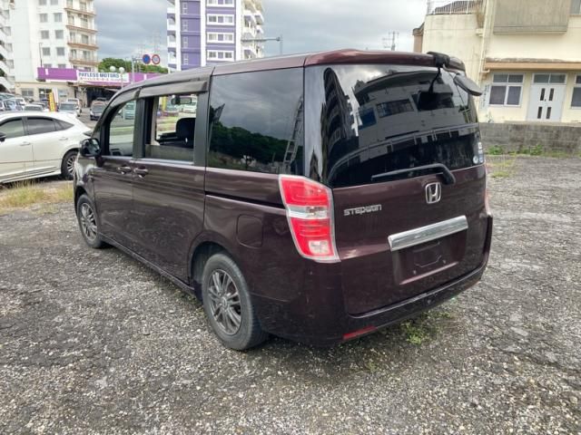 HONDA STEPWAGON 2011