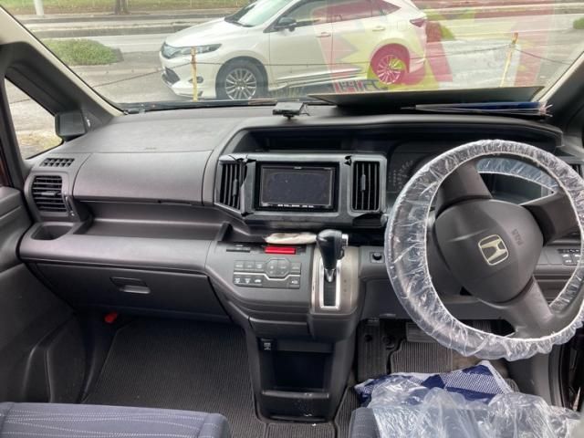 HONDA STEPWAGON 2011