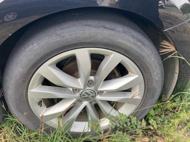 VOLKSWAGEN VOLKSWAGEN The BEETLE 2013