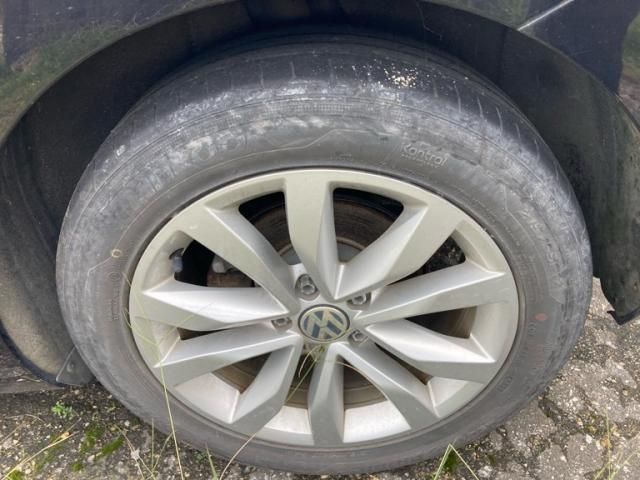 VOLKSWAGEN VOLKSWAGEN The BEETLE 2013