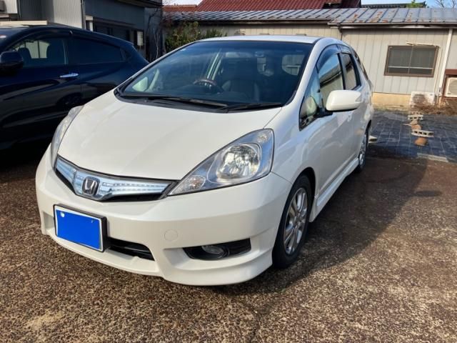 HONDA FIT SHUTTLE HYBRID 2011