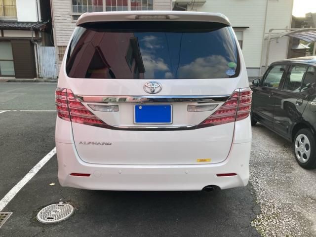 TOYOTA ALPHARD 2013