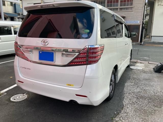 TOYOTA ALPHARD 2013