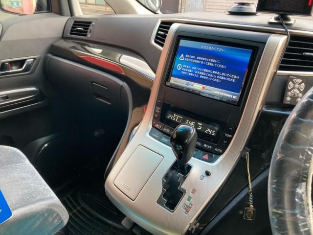 TOYOTA ALPHARD 2013
