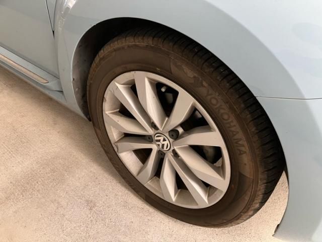 VOLKSWAGEN VOLKSWAGEN The BEETLE 2013