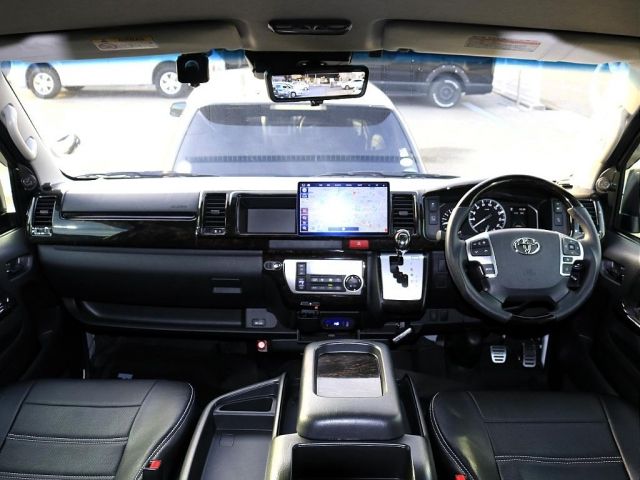 TOYOTA HIACE wagon 2024