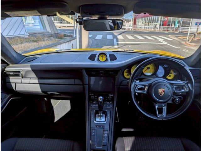 PORSCHE PORSCHE 911 2018