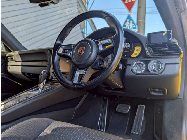 PORSCHE PORSCHE 911 2018