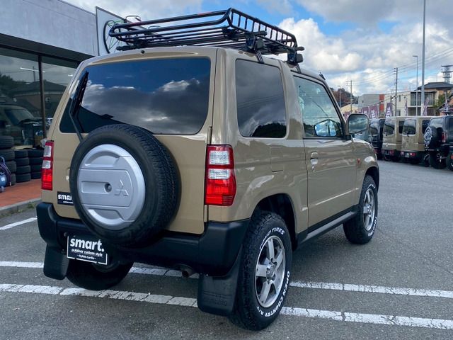 MITSUBISHI PAJERO MINI 2010