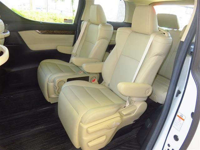 TOYOTA ALPHARD hybrid 4WD 2021