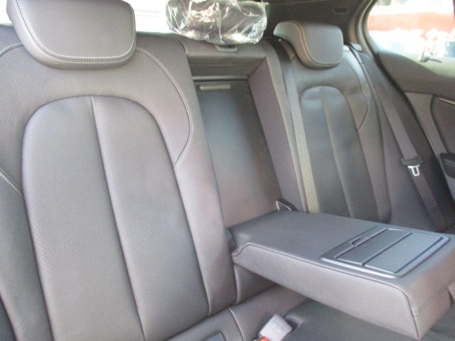 BMW BMW 1series 2021