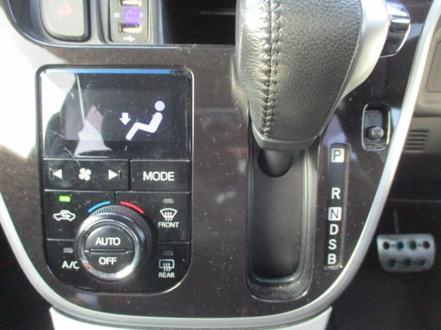 DAIHATSU MOVE CUSTOM 2017