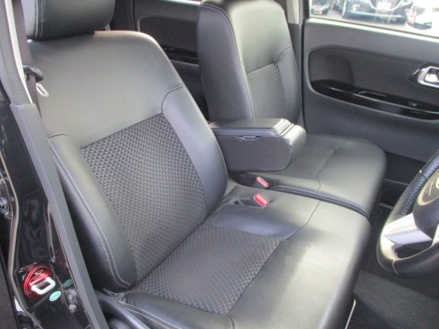 DAIHATSU MOVE CUSTOM 2017