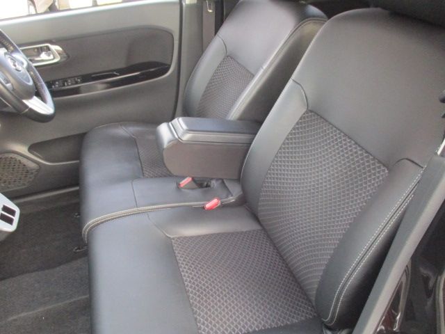 DAIHATSU MOVE CUSTOM 2017