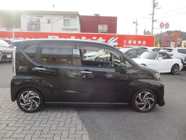 DAIHATSU MOVE CUSTOM 2017
