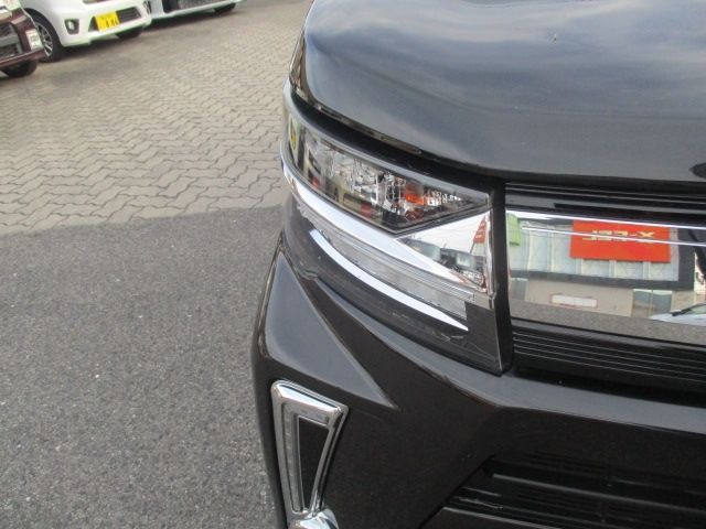 DAIHATSU MOVE CUSTOM 2017