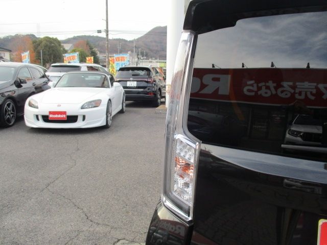 DAIHATSU MOVE CUSTOM 2017