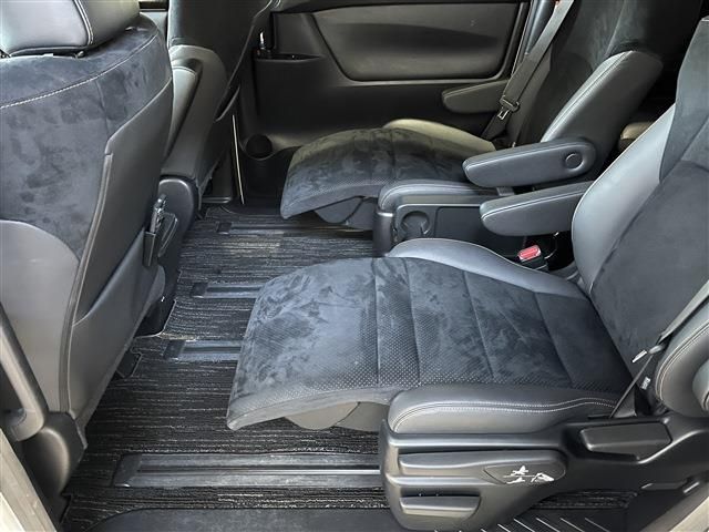 TOYOTA ALPHARD 4WD 2022