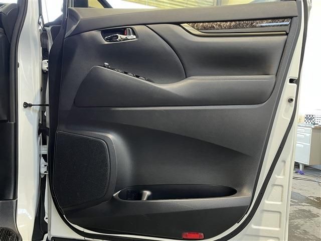 TOYOTA ALPHARD 4WD 2022