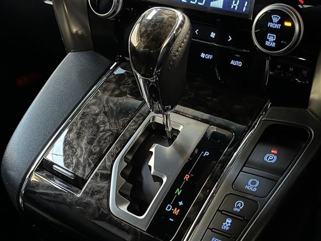 TOYOTA ALPHARD 4WD 2022