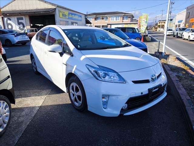 TOYOTA PRIUS 2013
