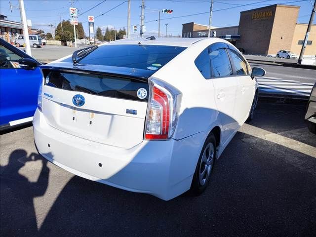 TOYOTA PRIUS 2013