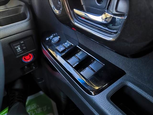 HONDA N BOX CUSTOM 2018