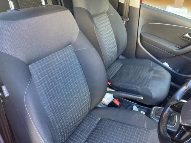 VOLKSWAGEN VOLKSWAGEN POLO 2015