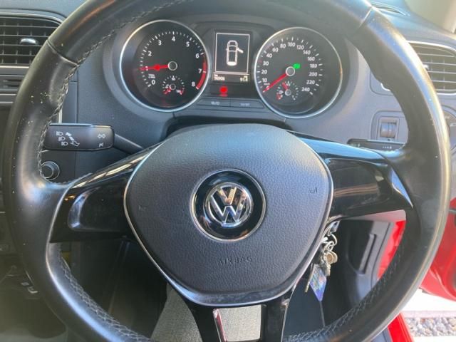 VOLKSWAGEN VOLKSWAGEN POLO 2015