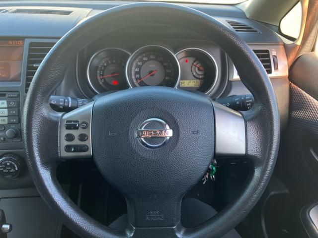 NISSAN TIIDA 2005