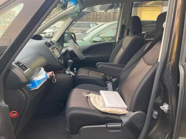 NISSAN SERENA  S-HYBRID 2014