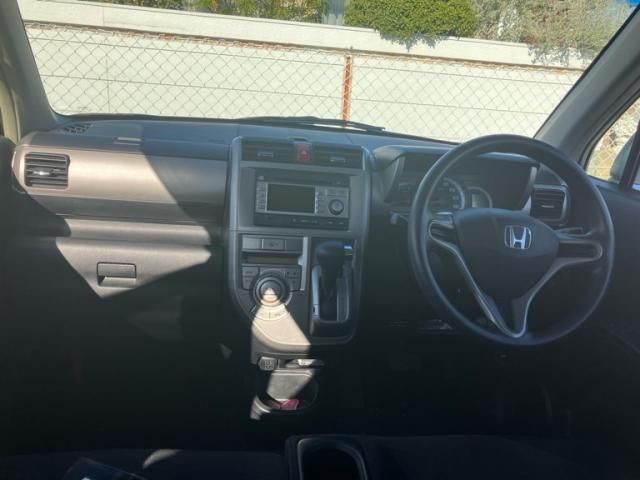 HONDA ZEST SPARK 2010