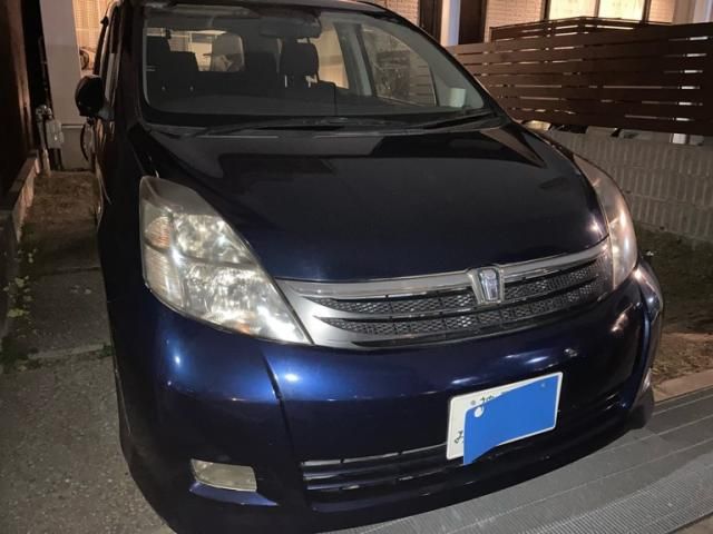 TOYOTA Isis 2006