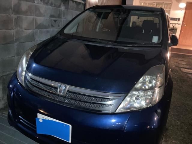 TOYOTA Isis 2006