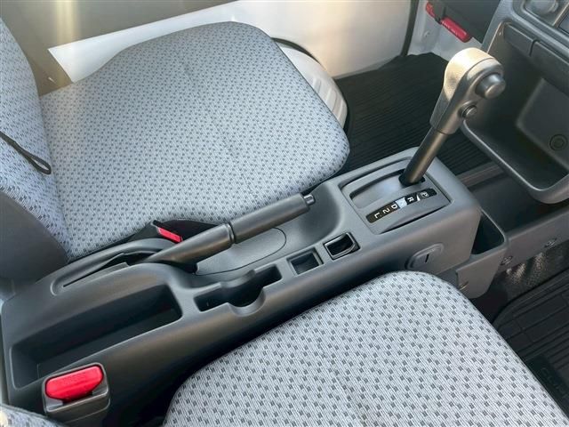 NISSAN CLIPPER truck 4WD 2025