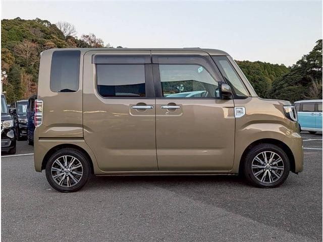 TOYOTA PIXIS MEGA 2019