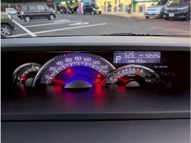 TOYOTA PIXIS MEGA 2019