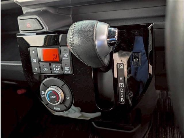 TOYOTA PIXIS MEGA 2019