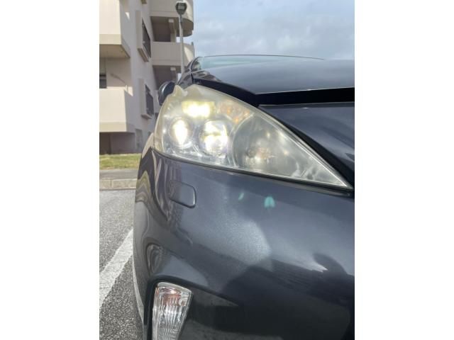 TOYOTA PRIUS Alpha 2013