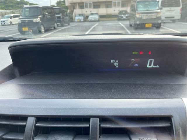 TOYOTA PRIUS Alpha 2013