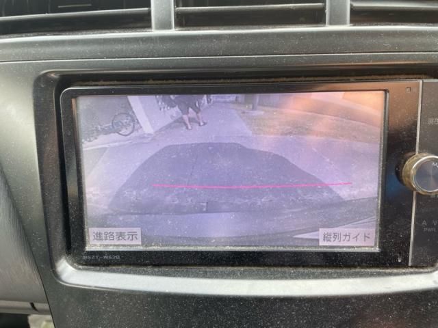 TOYOTA PRIUS Alpha 2013