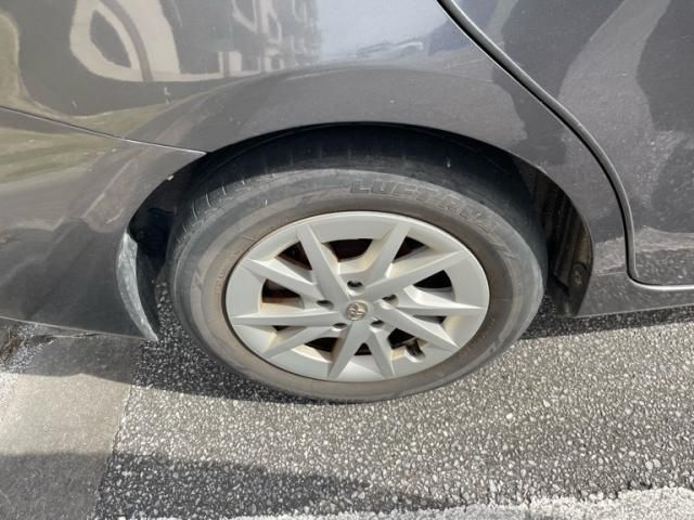 TOYOTA PRIUS Alpha 2013