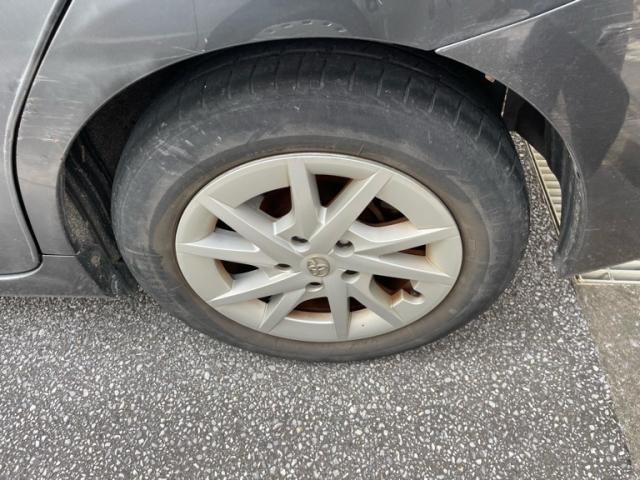 TOYOTA PRIUS Alpha 2013