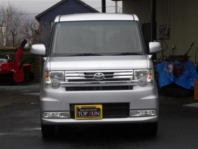TOYOTA PIXIS SPACE CUSTOM 2011