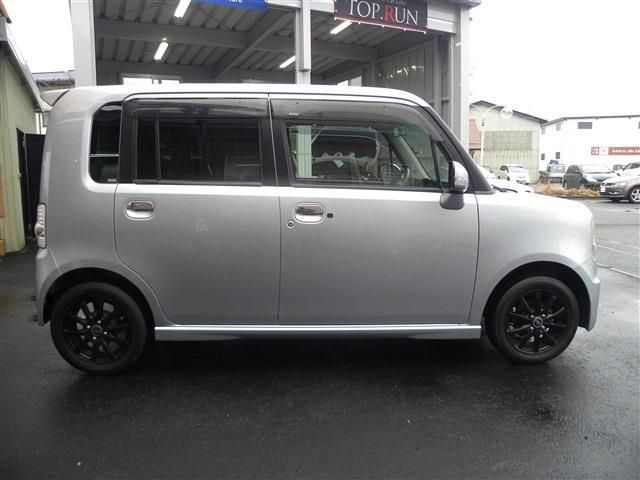 TOYOTA PIXIS SPACE CUSTOM 2011