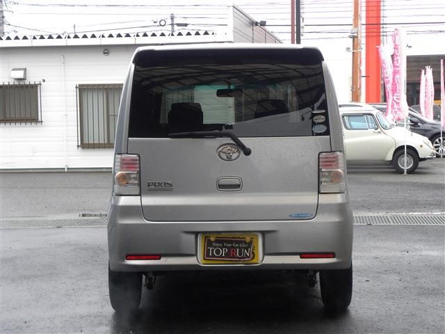 TOYOTA PIXIS SPACE CUSTOM 2011