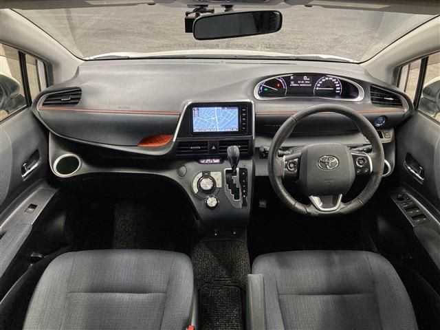 TOYOTA SIENTA HYBRID 2015