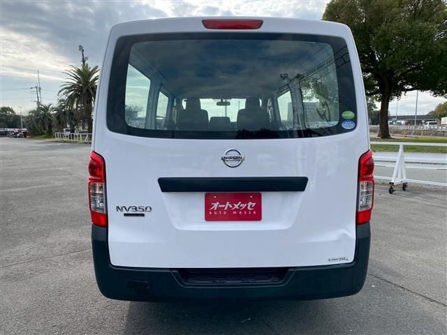 NISSAN NV350 CARAVAN 2018