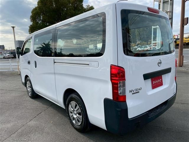 NISSAN NV350 CARAVAN 2018